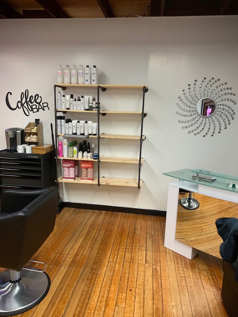 Hair & All That Jazz, beauty salon in Newport, OR, photo 3 of 10